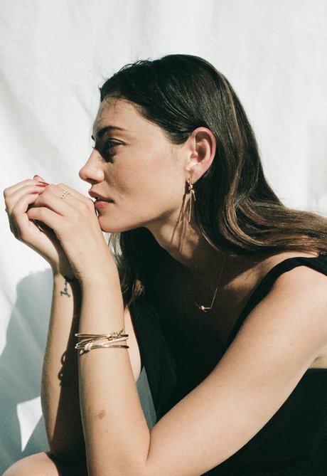 Foto desnuda filtrada de OnlyFans de Phoebe Tonkin