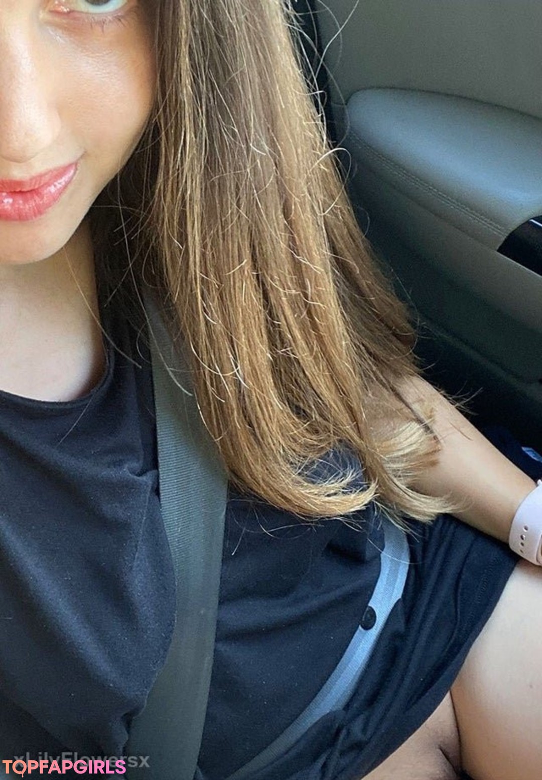 Foto desnuda filtrada de OnlyFans de Xlilyflowersx #7 Foto desnuda filtrada de OnlyFans de Xlilyflowersx #7