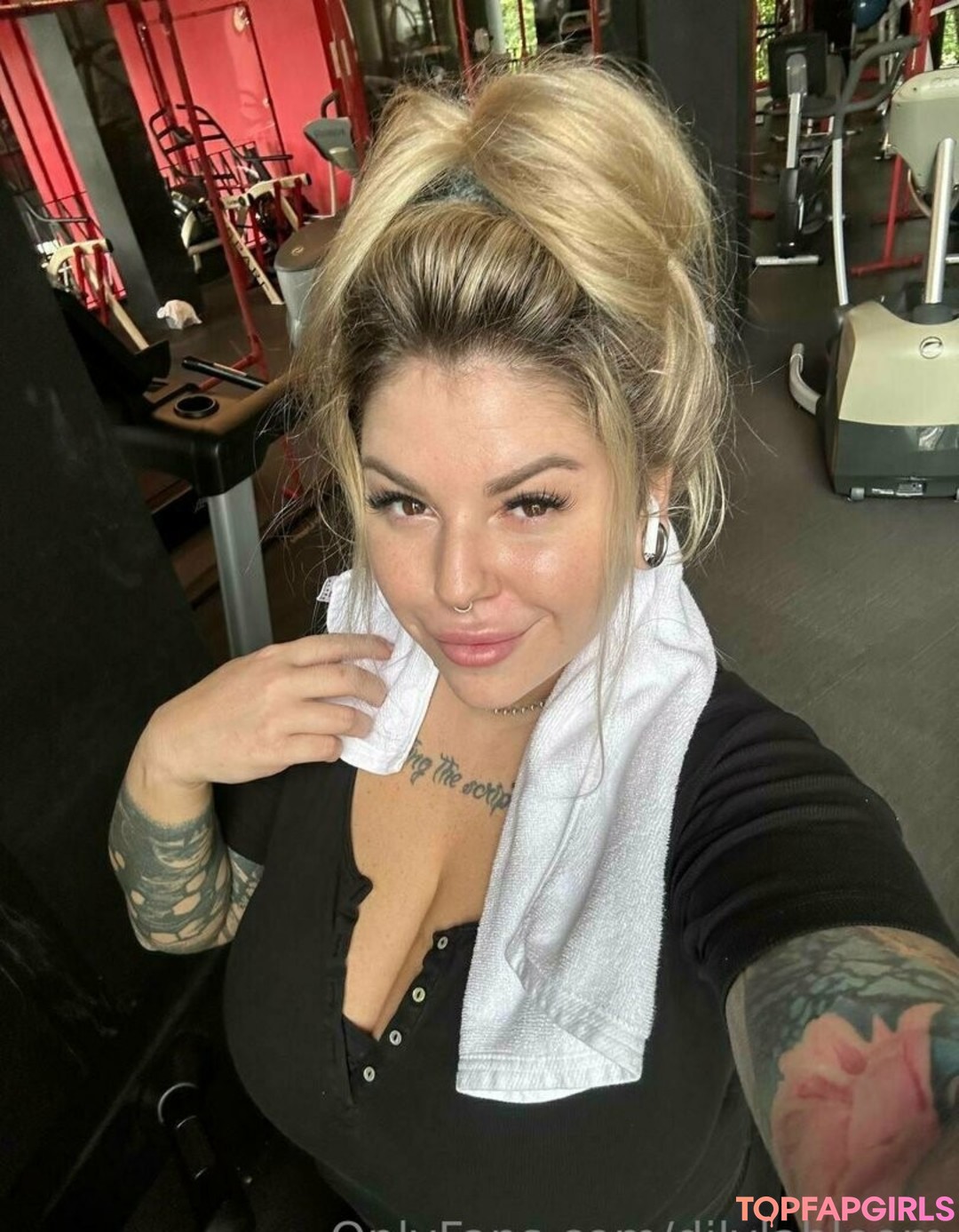 Foto desnuda filtrada de OnlyFans de Dilylabloom #147 Foto desnuda filtrada de OnlyFans de Dilylabloom #147