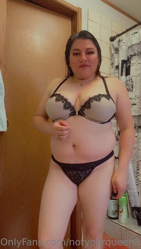 Foto desnuda filtrada de OnlyFans de Notyourqueen86
