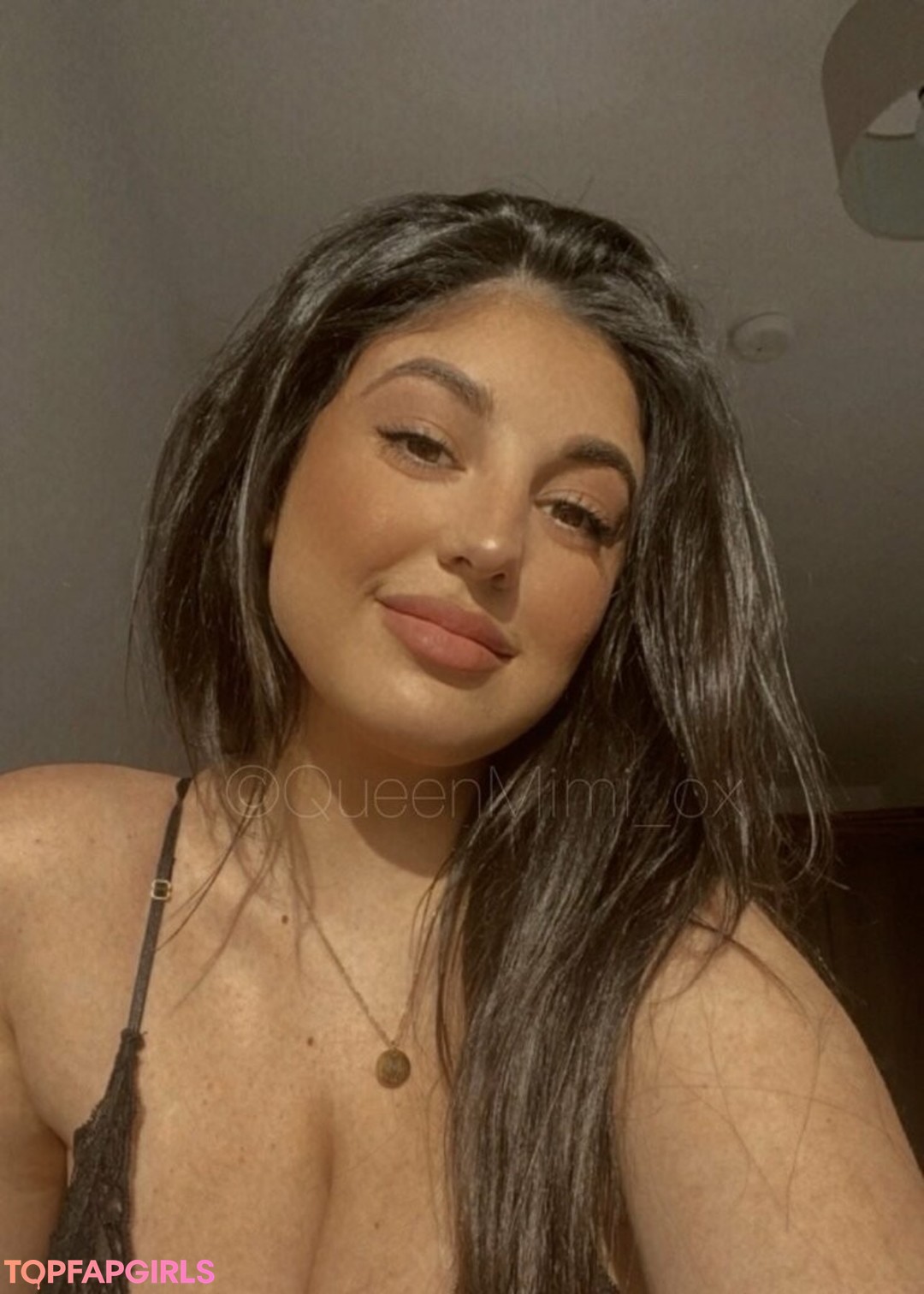 Foto desnuda filtrada de OnlyFans de Queenmimifree #59 Foto desnuda filtrada de OnlyFans de Queenmimifree #59