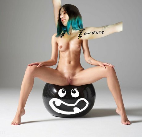 Foto desnuda filtrada de OnlyFans de Polly Bones