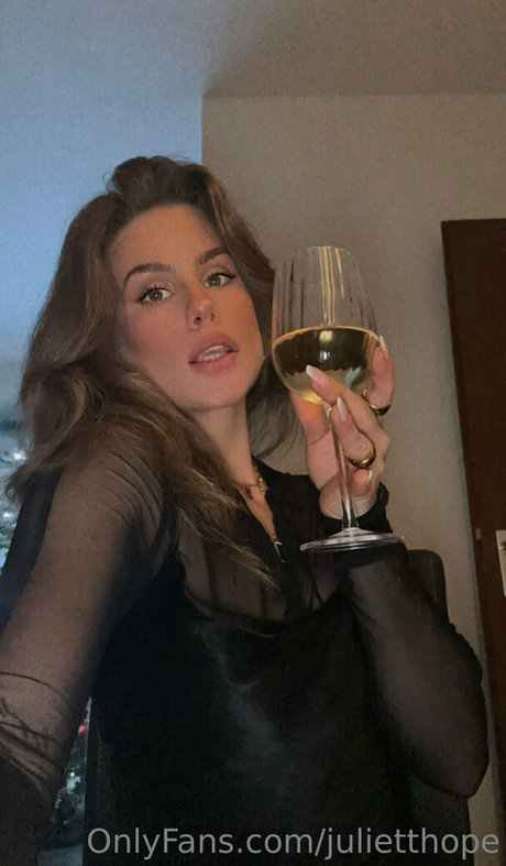 Foto desnuda filtrada de OnlyFans de Julietthope