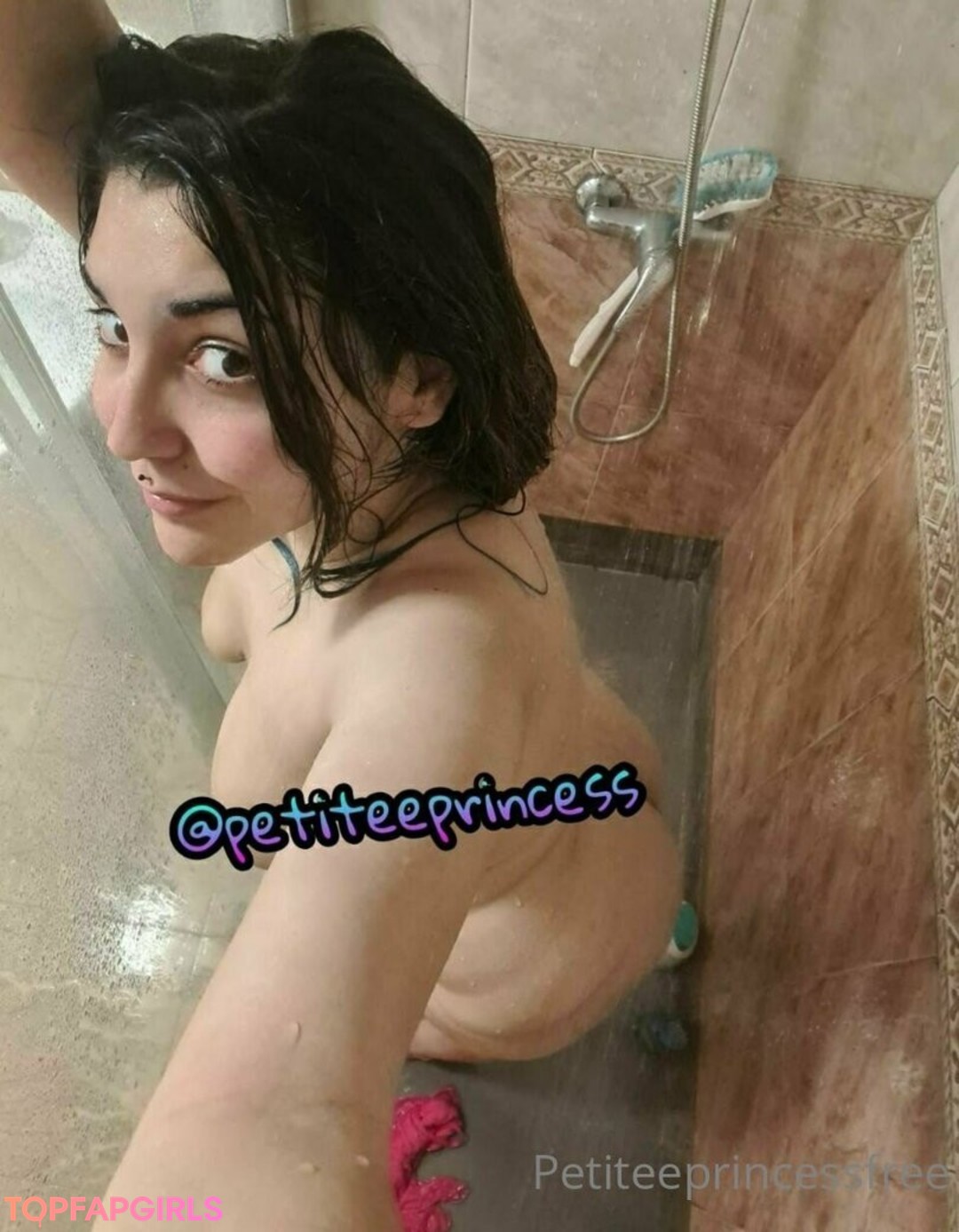 Foto desnuda filtrada de OnlyFans de Petiteeprincessfree #7 Foto desnuda filtrada de OnlyFans de Petiteeprincessfree #7