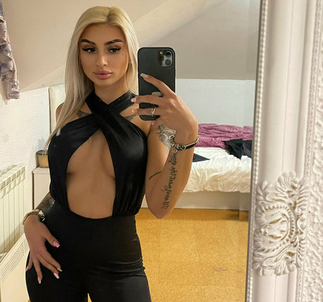 Foto desnuda filtrada de OnlyFans de Glxriqfree