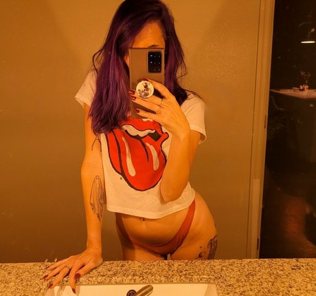 Foto desnuda filtrada de OnlyFans de Halliegregor
