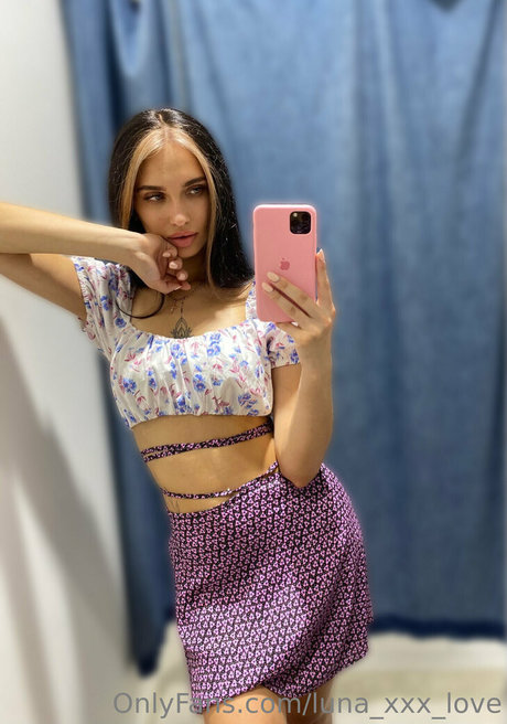 Foto desnuda filtrada de OnlyFans de Lunaxxxlove