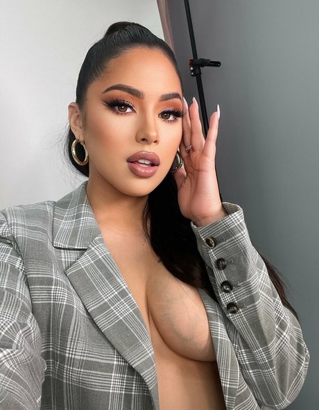 Jasmine Villegas