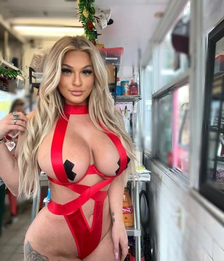 Foto desnuda filtrada de OnlyFans de Daisy Delacroix