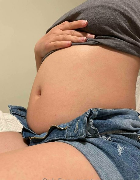 Asianbellygirl