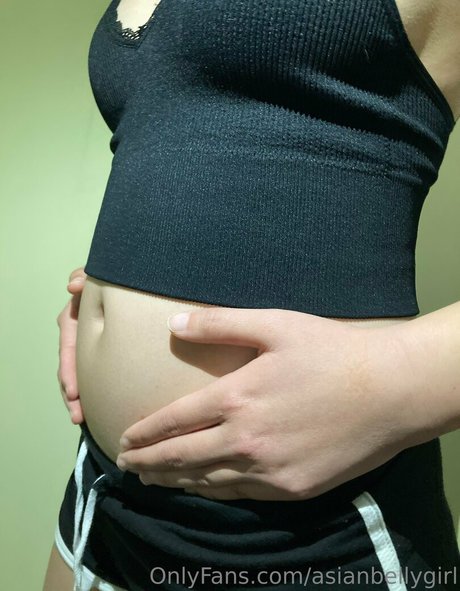 Asianbellygirl