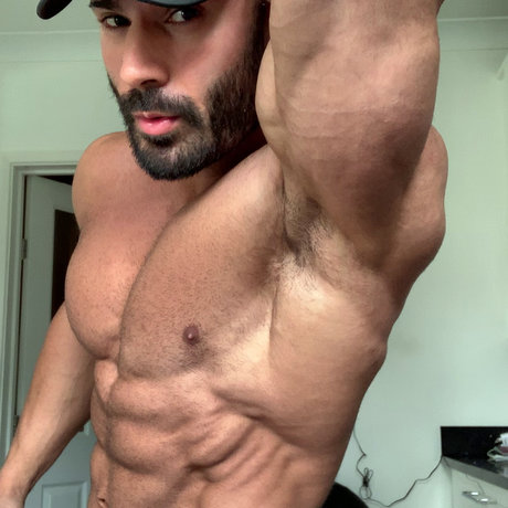 Foto desnuda filtrada de OnlyFans de Muscle Gorilla