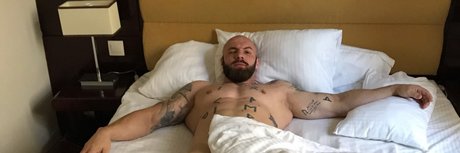 Foto desnuda filtrada de OnlyFans de Muscleviking 