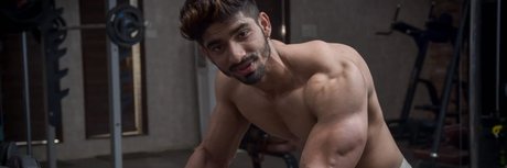 Foto desnuda filtrada de OnlyFans de Rahul Desi Muscle