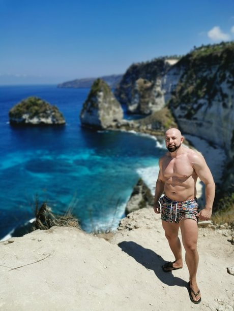Foto desnuda filtrada de OnlyFans de Muscdaddyxl