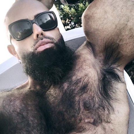 Foto desnuda filtrada de OnlyFans de Bearded Huge Muscle
