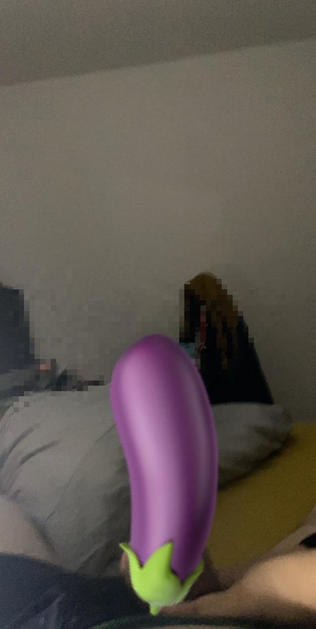 Foto desnuda filtrada de OnlyFans de Shy Gay Cub