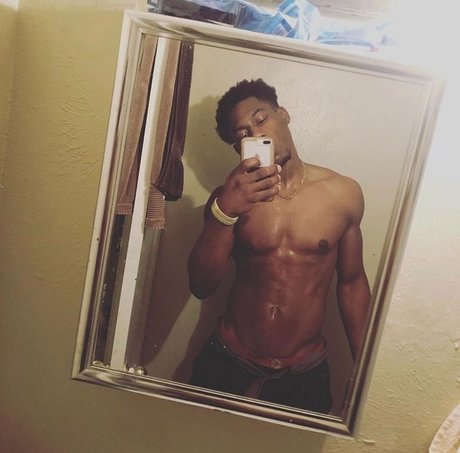 Foto desnuda filtrada de OnlyFans de Elgin Baylor