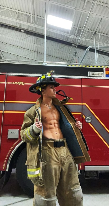 Foto desnuda filtrada de OnlyFans de Gavin Kernstine