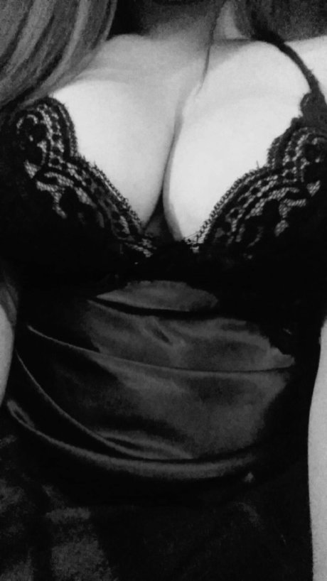 Foto desnuda filtrada de OnlyFans de Erin Rae