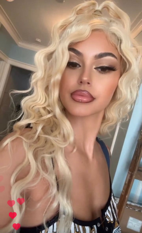 Foto desnuda filtrada de OnlyFans de E