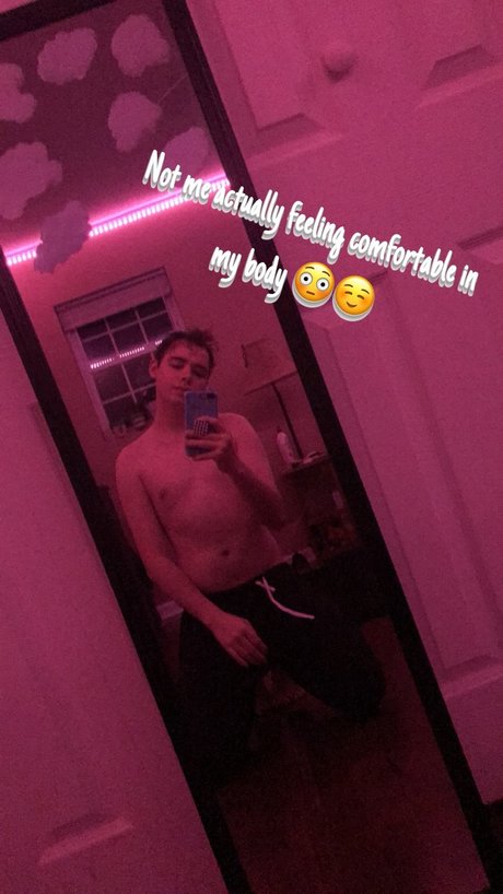 Foto desnuda filtrada de OnlyFans de Dylan