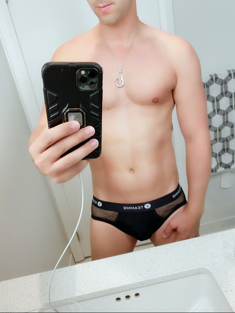 Foto desnuda filtrada de OnlyFans de Michal