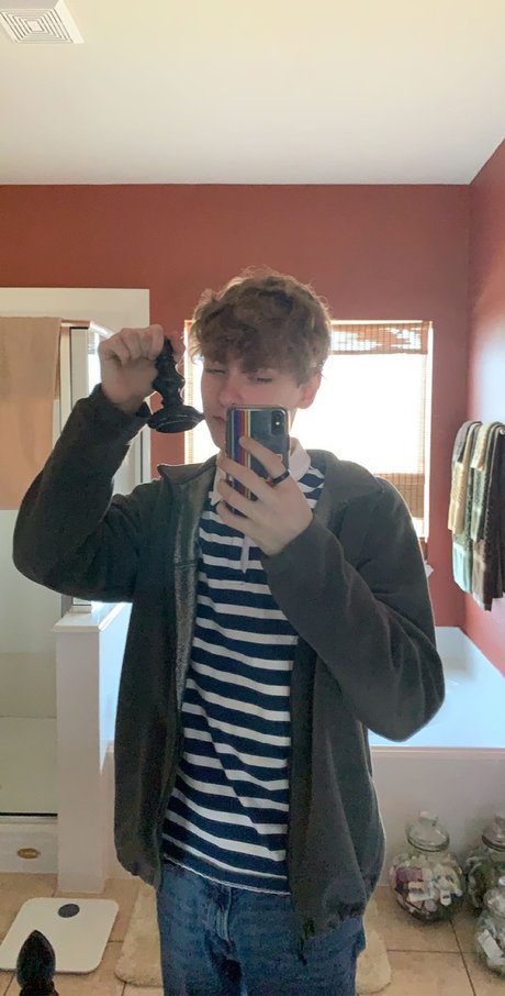 Foto desnuda filtrada de OnlyFans de Ethan