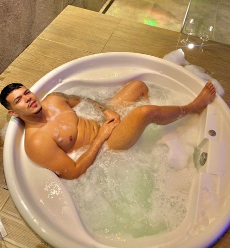 Foto desnuda filtrada de OnlyFans de Felipe Loyal