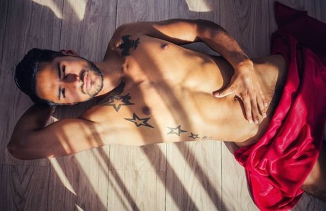 Foto desnuda filtrada de OnlyFans de Esteban Muoz
