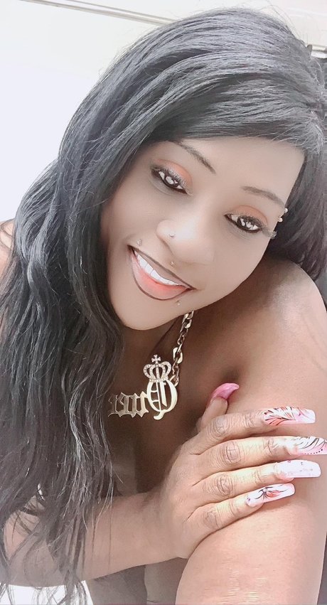Foto desnuda filtrada de OnlyFans de Mstrinidad