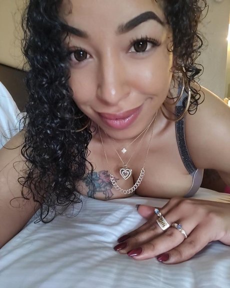 Foto desnuda filtrada de OnlyFans de Msroyallee