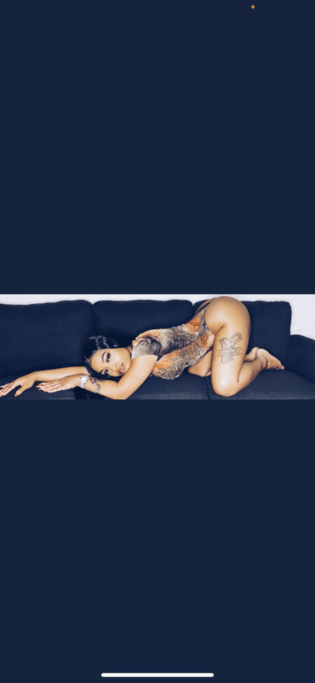 Foto desnuda filtrada de OnlyFans de Back End Re