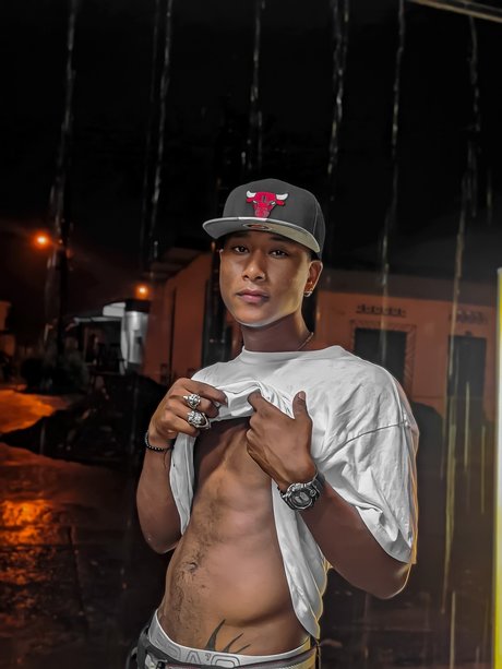 Foto desnuda filtrada de OnlyFans de Santiago Andrade