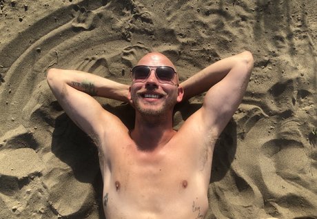 Foto desnuda filtrada de OnlyFans de Goldafternoon