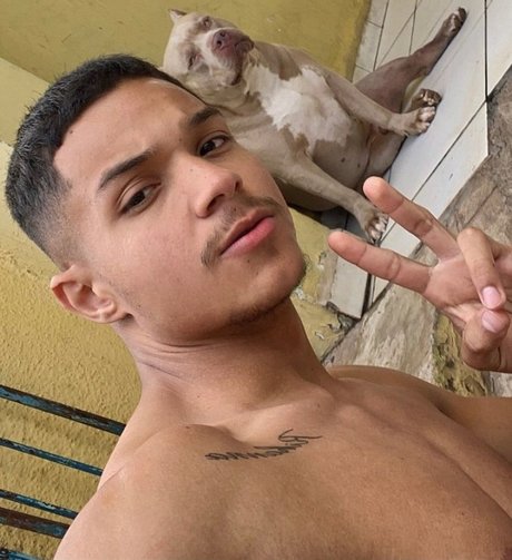 Foto desnuda filtrada de OnlyFans de Elton John