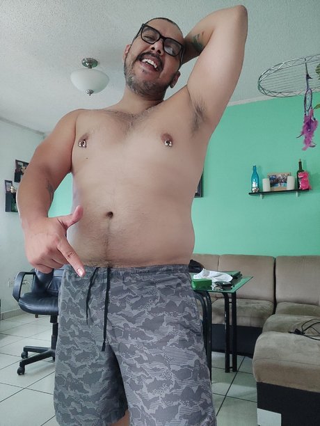 Foto desnuda filtrada de OnlyFans de El Pelon Bigotn Mxli