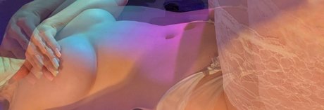 Foto desnuda filtrada de OnlyFans de Emily Hill