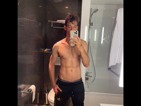 Foto desnuda filtrada de OnlyFans de Dominic