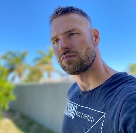 Foto desnuda filtrada de OnlyFans de Naked Skateboard