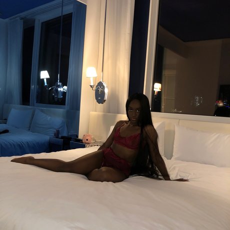 Foto desnuda filtrada de OnlyFans de Nadi