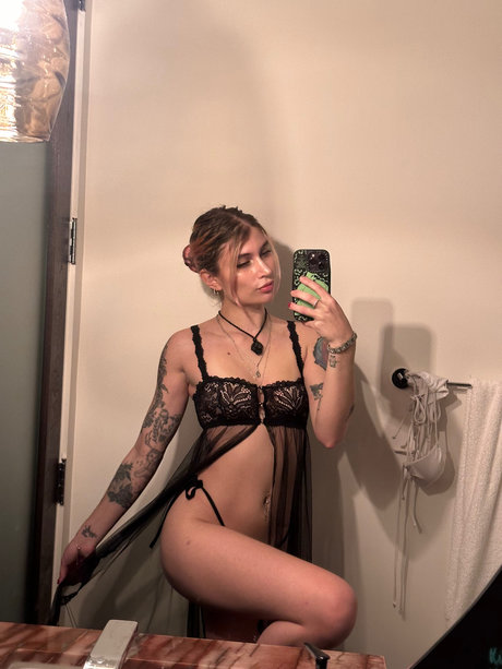 Foto desnuda filtrada de OnlyFans de Fairy Smoke