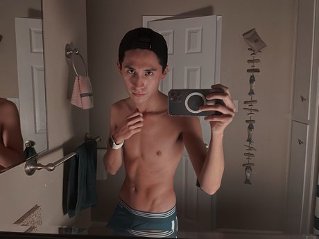 Foto desnuda filtrada de OnlyFans de Edgar Aguilar