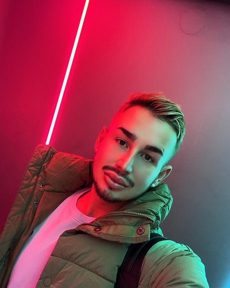 Foto desnuda filtrada de OnlyFans de Dominik