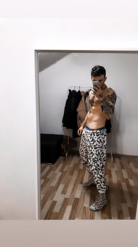 Foto desnuda filtrada de OnlyFans de Damzej