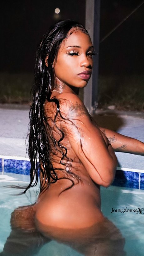 Mzprettyypussyy