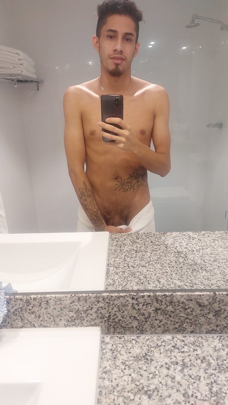 Foto desnuda filtrada de OnlyFans de Cesarv