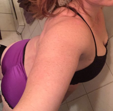 Curvypinknhot
