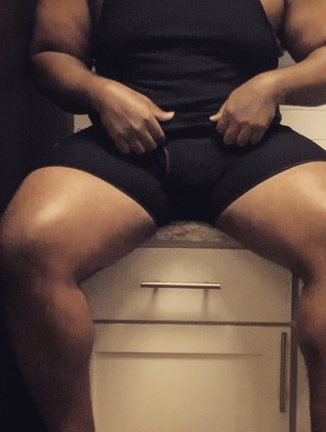 Foto desnuda filtrada de OnlyFans de Bullywithabelly95