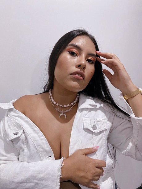 Foto desnuda filtrada de OnlyFans de Naomi Bell